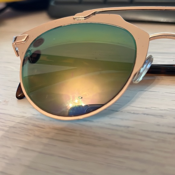 Bobby Roaché mirror sunglasses. - Picture 4 of 5